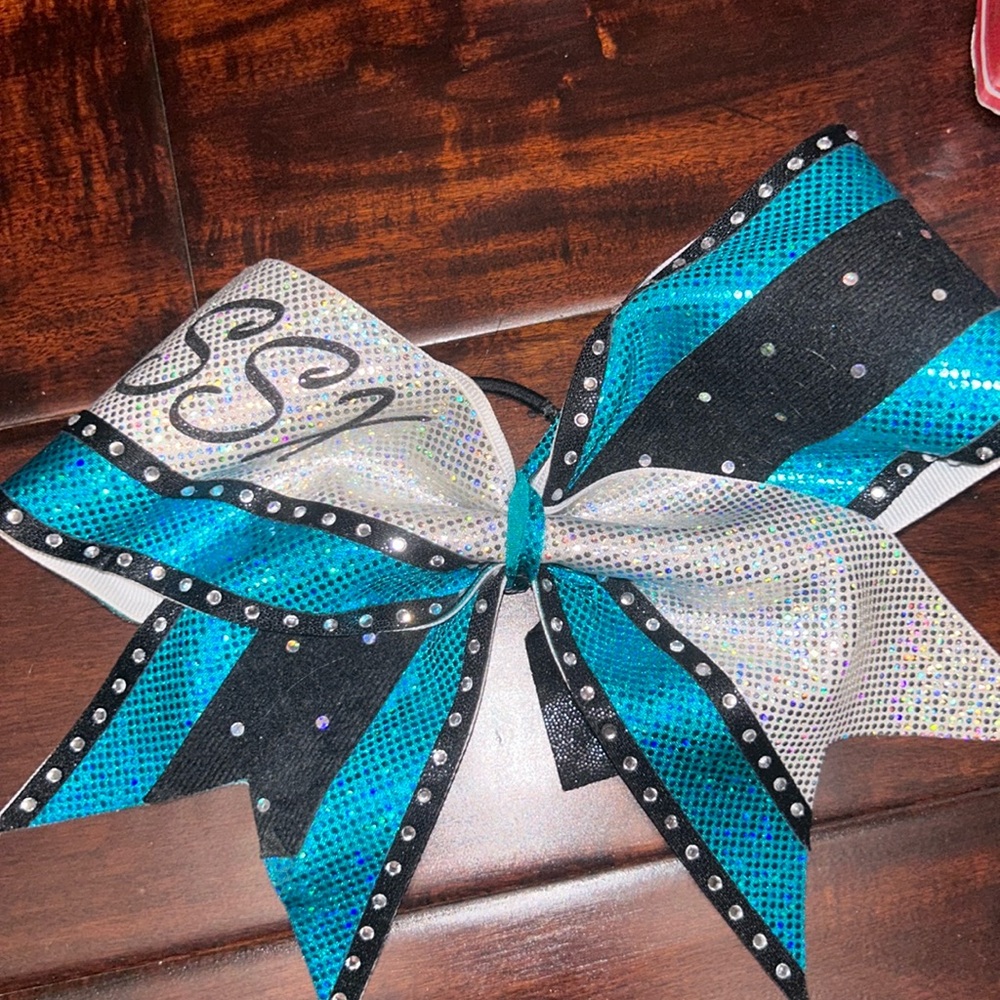 Cheer extreme ssx competition bow